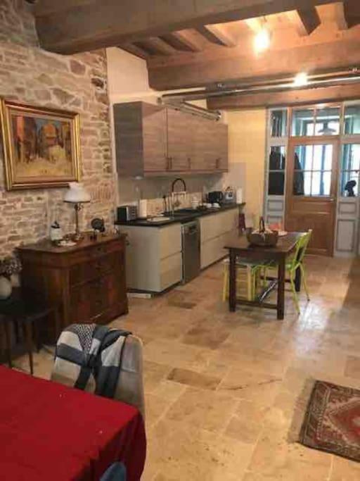La Maison De Lea, Chambres D'Hotes De 14 Couchages Tournus Bagian luar foto